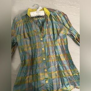 BELUVA SAN FRANCISCO BEAUTIFUL CRINGE PLEATED PLAID SHIRT WITH LONG SLEEVES